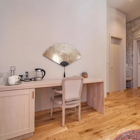 Tifani Luxury 3 *