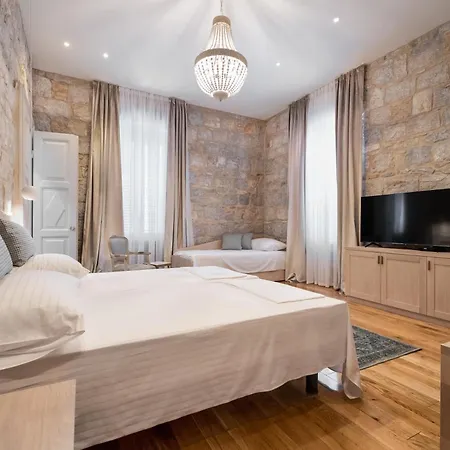 Διαμέρισμα Tifani Luxury 3 *